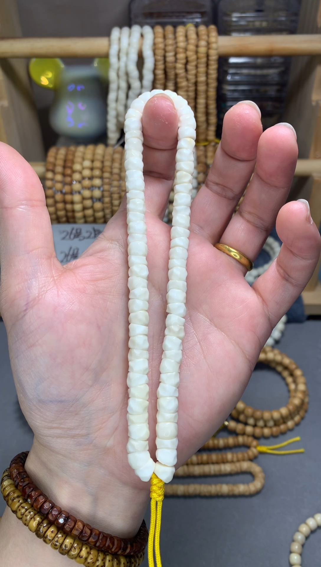 【闪购商品】白玉菩提手串白玉菩提无相大肠卡8手持 69颗