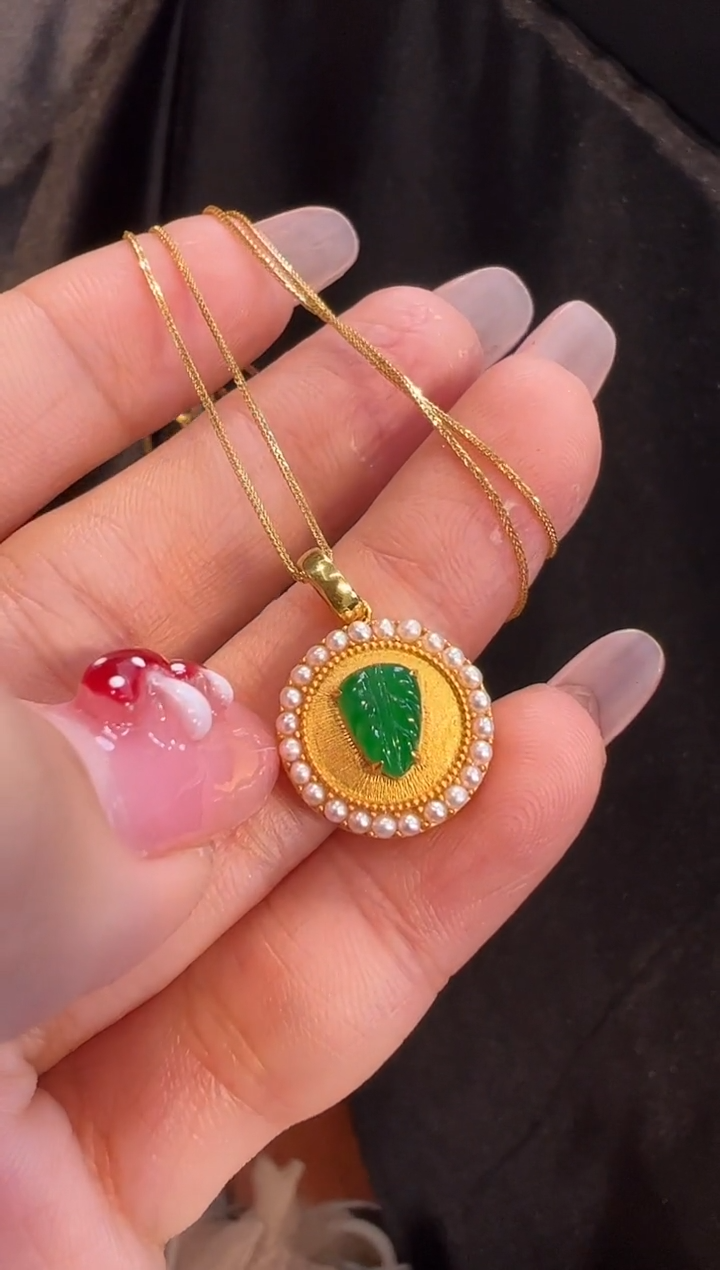 【闪购商品】翡翠颈饰18K金镶嵌吊坠