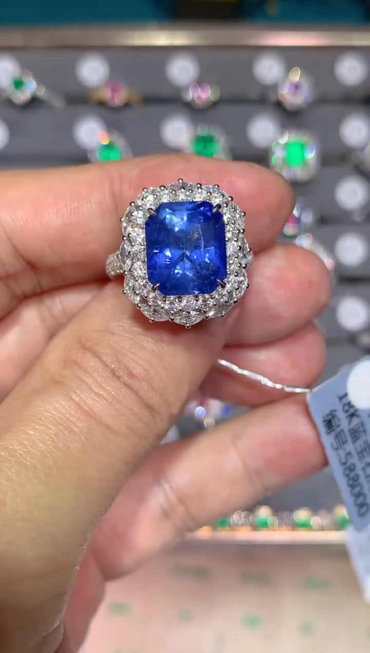 【闪购商品】蓝宝石戒指18K金镶嵌7.09CT