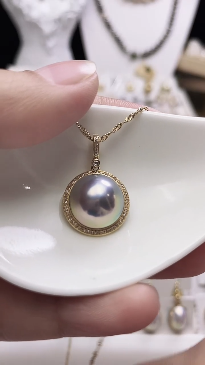 【闪购商品】拼合珍珠（马贝珠）颈饰18K金镶嵌海水马贝吊坠