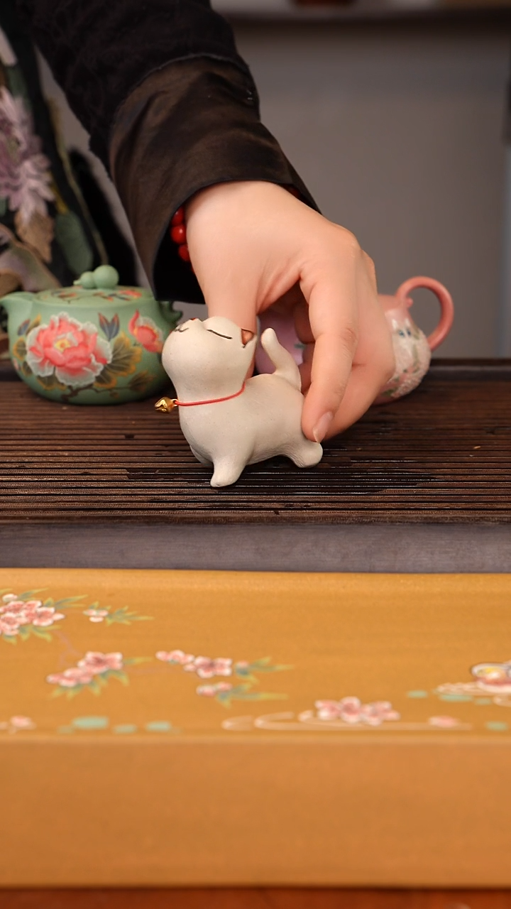 茶壶紫砂白玉段狗狗