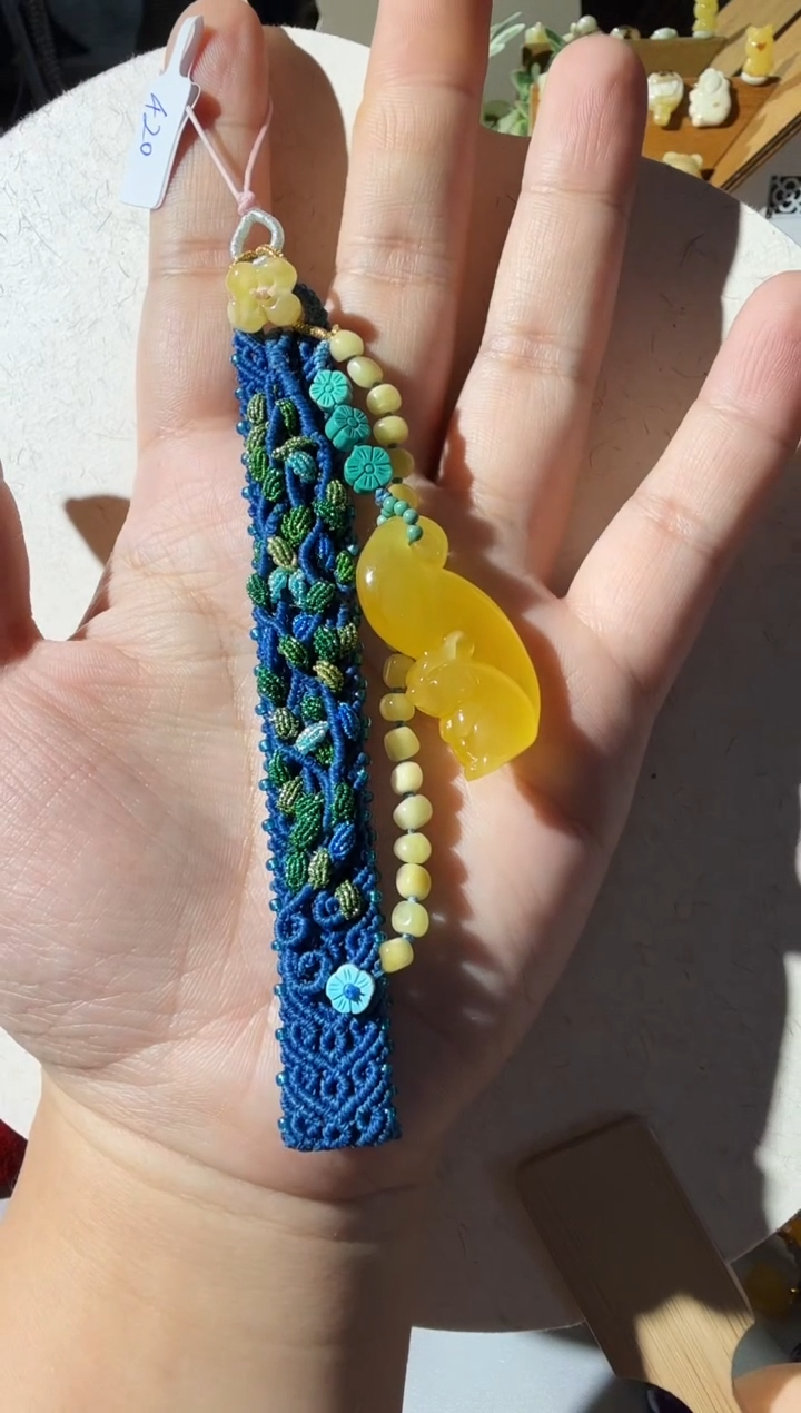 【闪购商品】蜜蜡手链未镶嵌蜜蜡小松鼠手机挂
