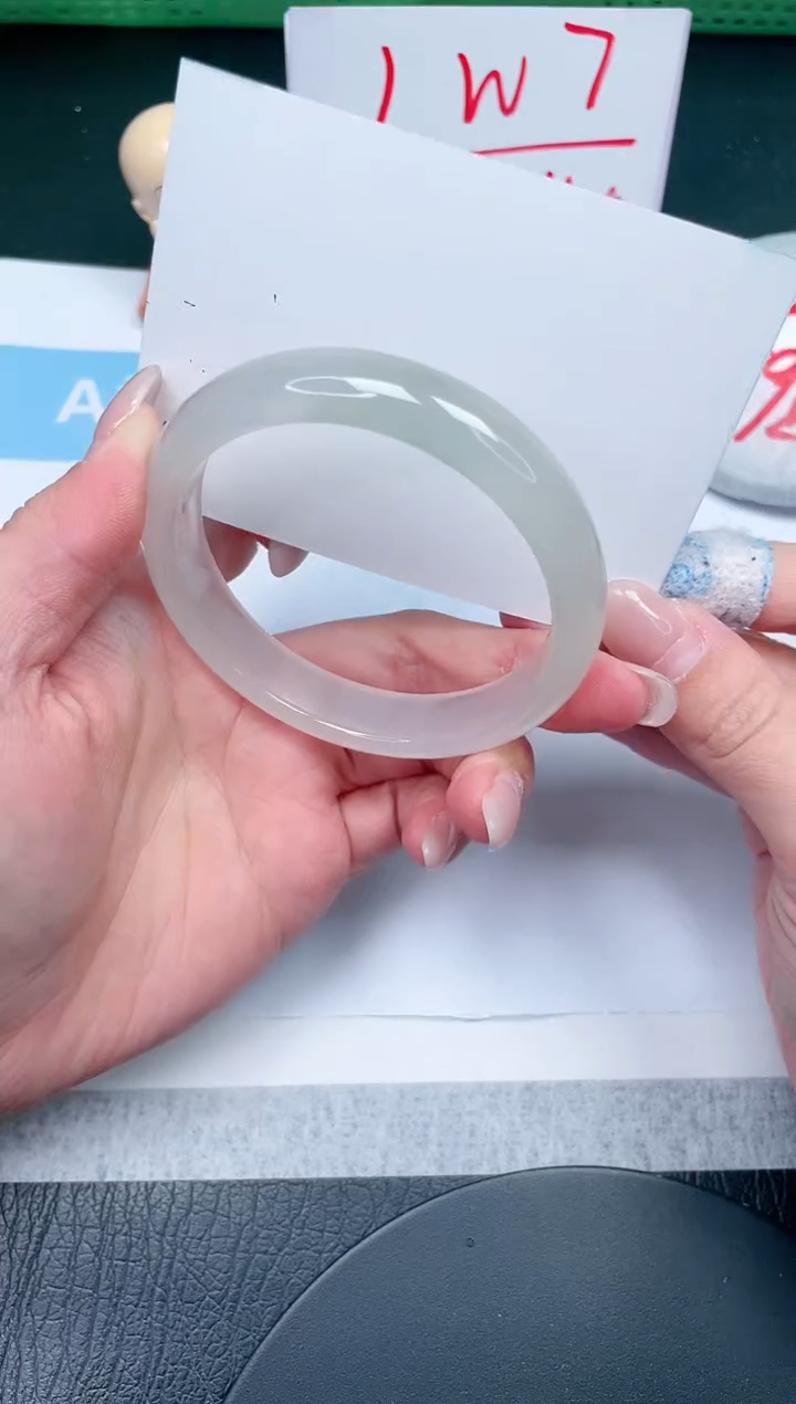 【闪购商品】石英质玉手镯未镶嵌355-56.3