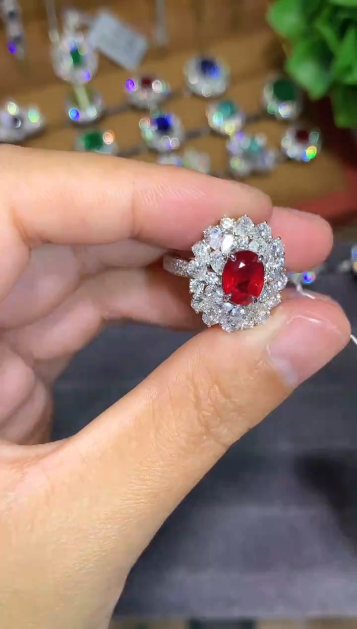 18K金镶嵌戒指红宝石2.03ct