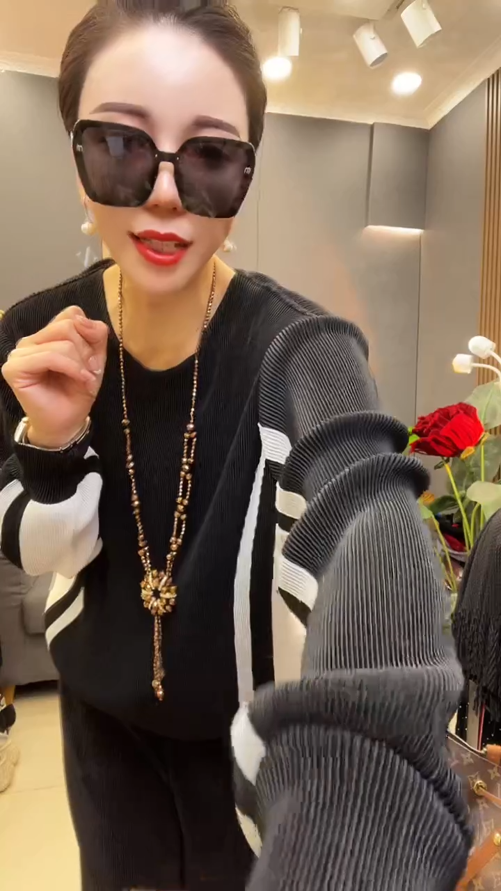 聚酯纤维（涤纶）黑色  套装