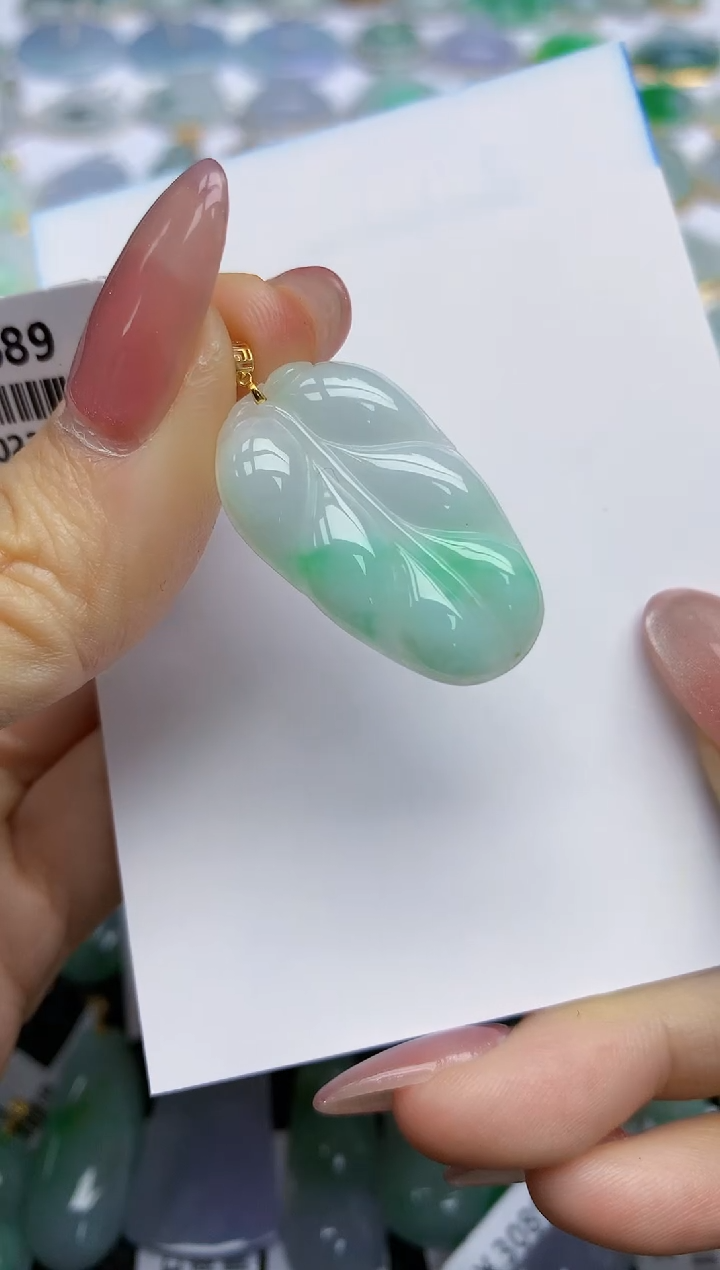 【闪购商品】翡翠挂件18K金镶嵌天然翡翠A货