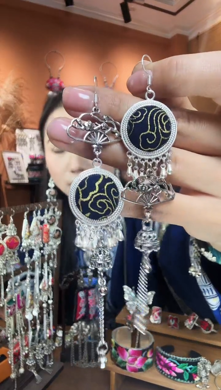 【闪购商品】刺绣纯手工民族风耳环