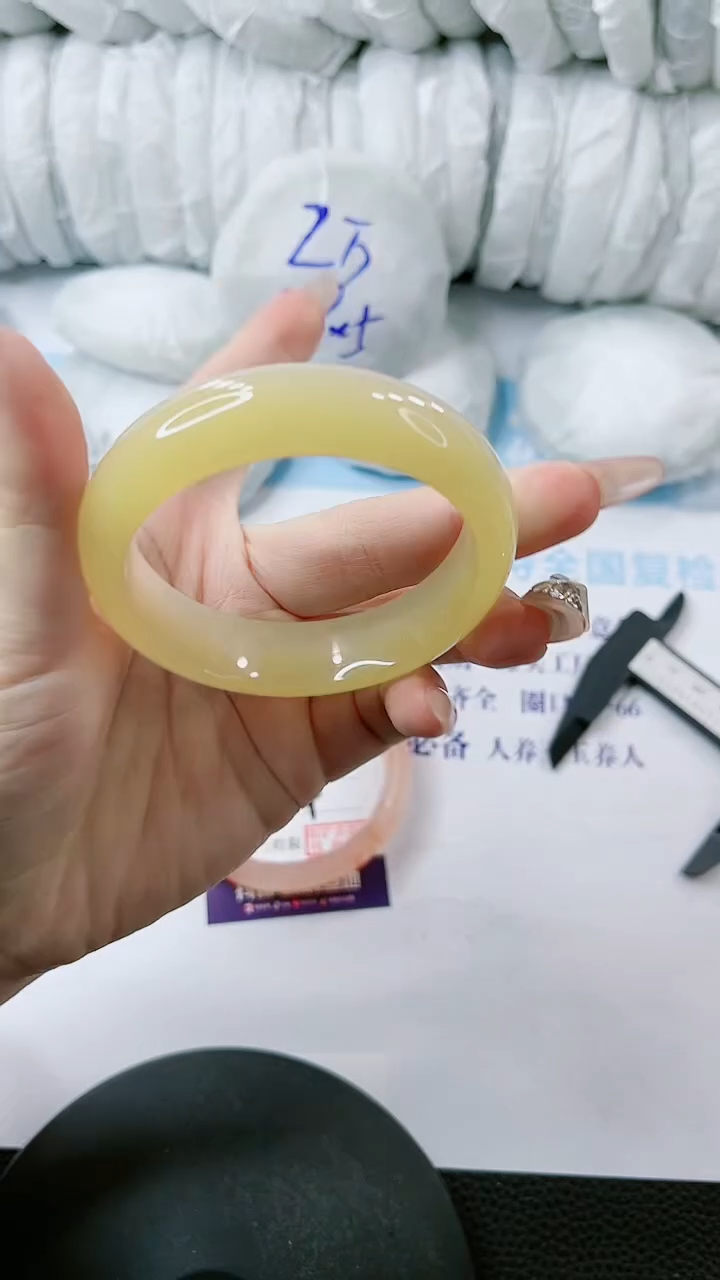 【闪购商品】石英质玉手镯未镶嵌多样性发货V105