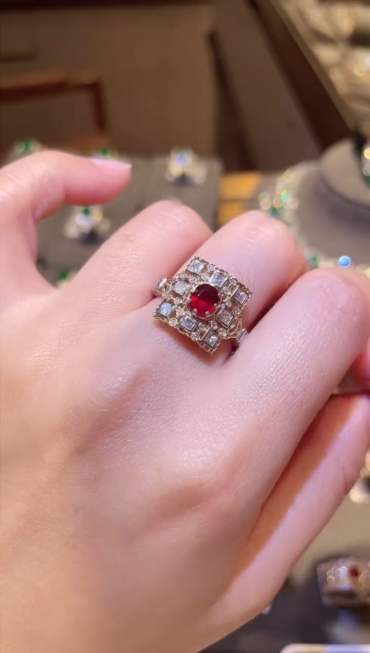 【闪购商品】红宝石戒指18K金镶嵌无烧鸽血红