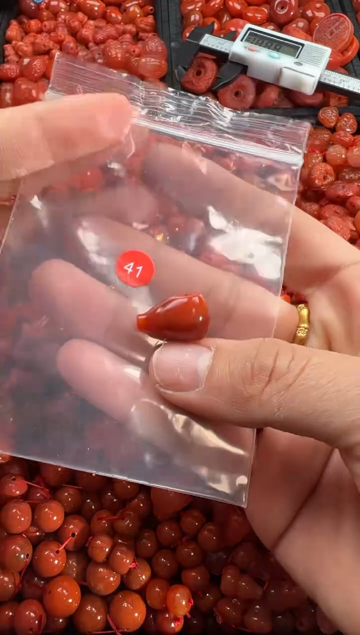 【闪购商品】南红玛瑙颈饰未镶嵌1