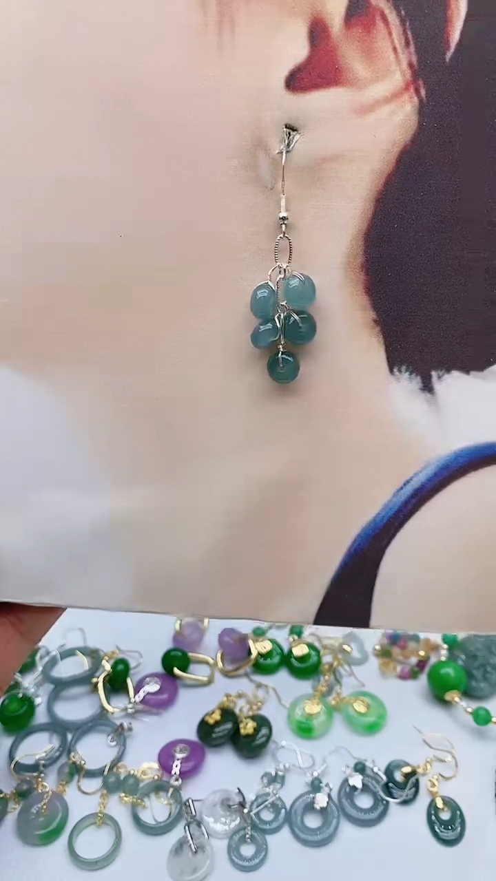 未镶嵌石英质玉（天山翠）耳饰597