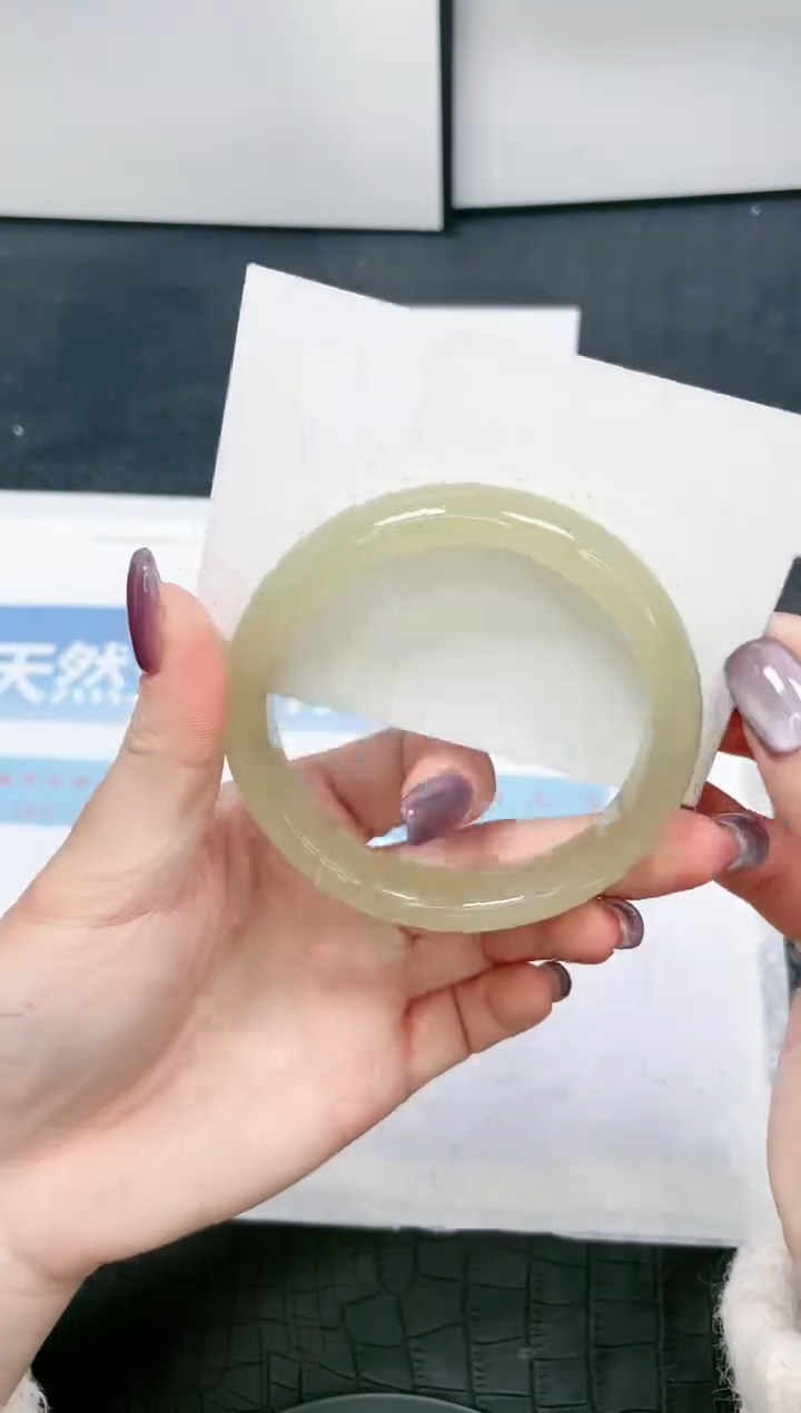 【闪购商品】石英质玉手镯未镶嵌247-60