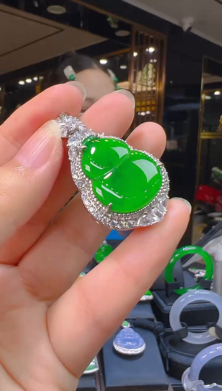 吊坠(赠链)银S925镶嵌翡翠016（多样性发其一）