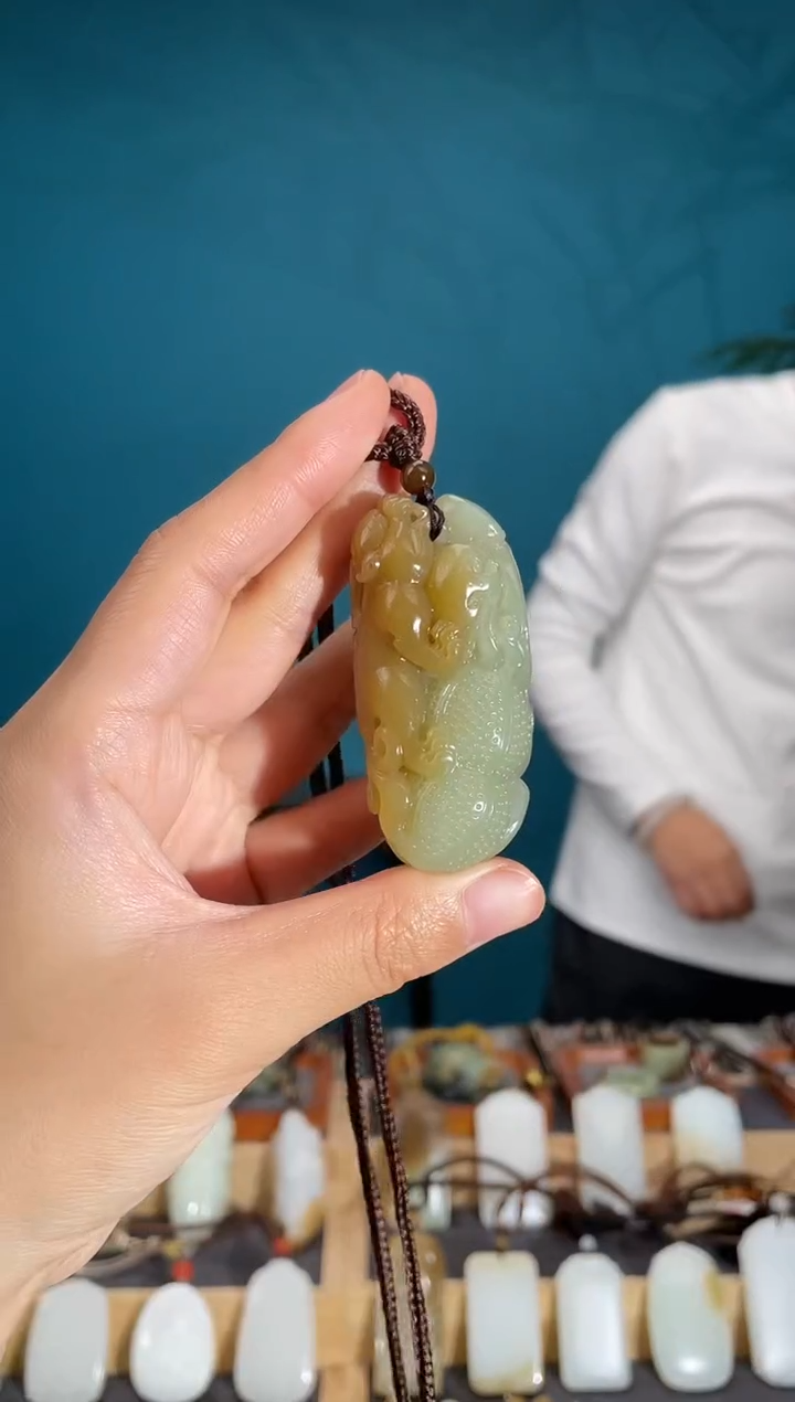 颈饰未镶嵌和田玉1