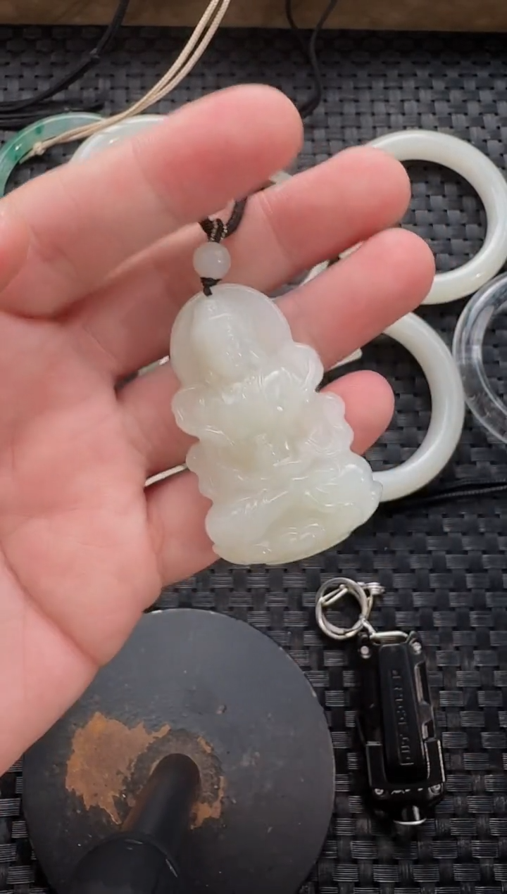 颈饰未镶嵌和田玉观音