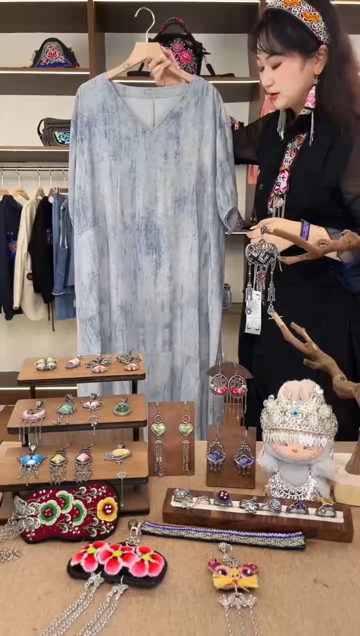 织绣A02黔东南苗族刺绣