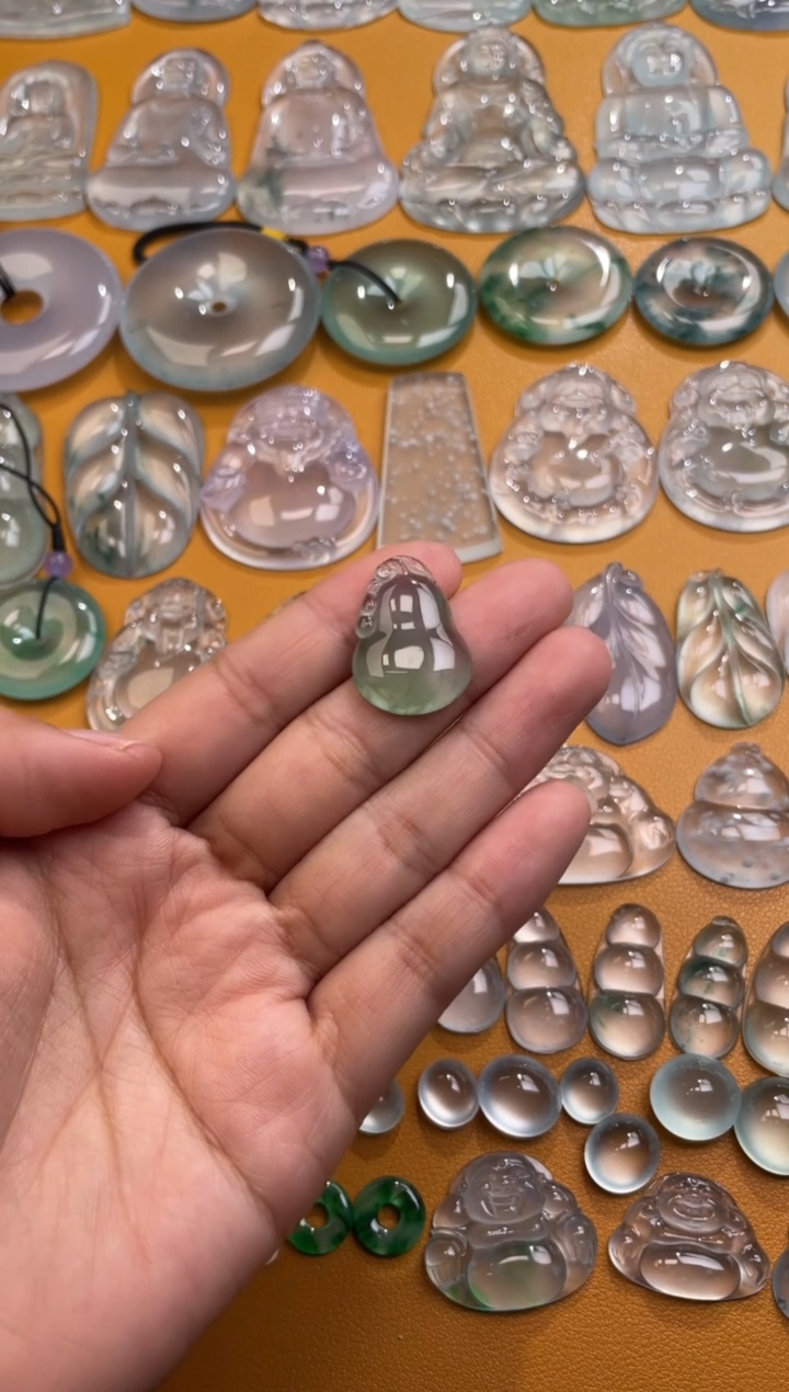 【闪购商品】翡翠未镶嵌吊坠(不含链)葫芦24 17 4/9