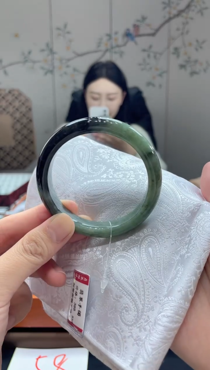 【闪购商品】翡翠手镯未镶嵌65460000