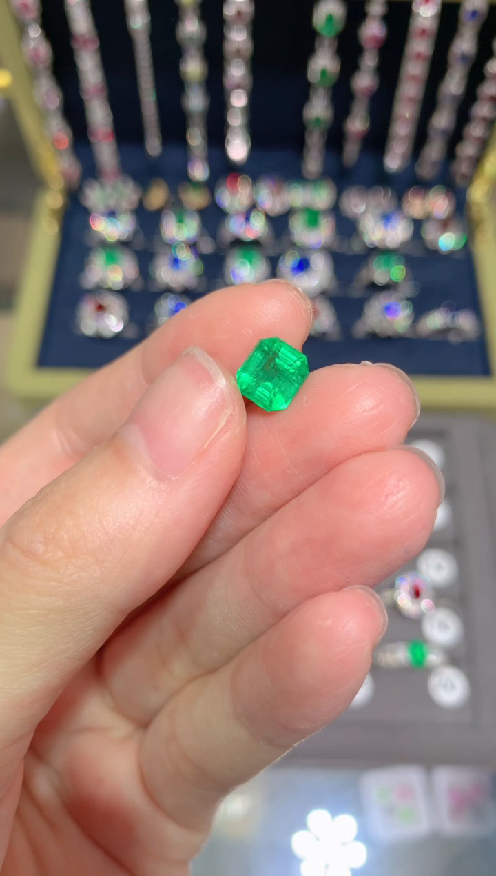【闪购商品】祖母绿裸石未镶嵌1.87CT   潘杰希尔