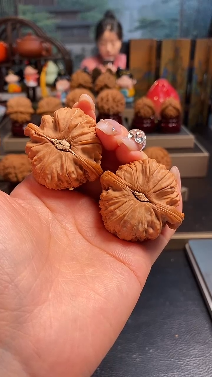 【闪购商品】文玩核桃吊坠K559白狮子43