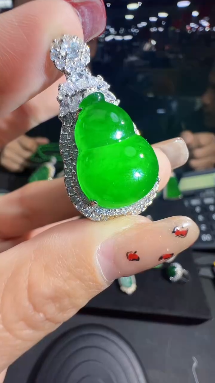 【闪购商品】定制翡翠未镶嵌葫芦1