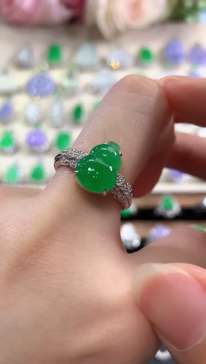 18K金镶嵌戒指翡翠春日珠宝 B26