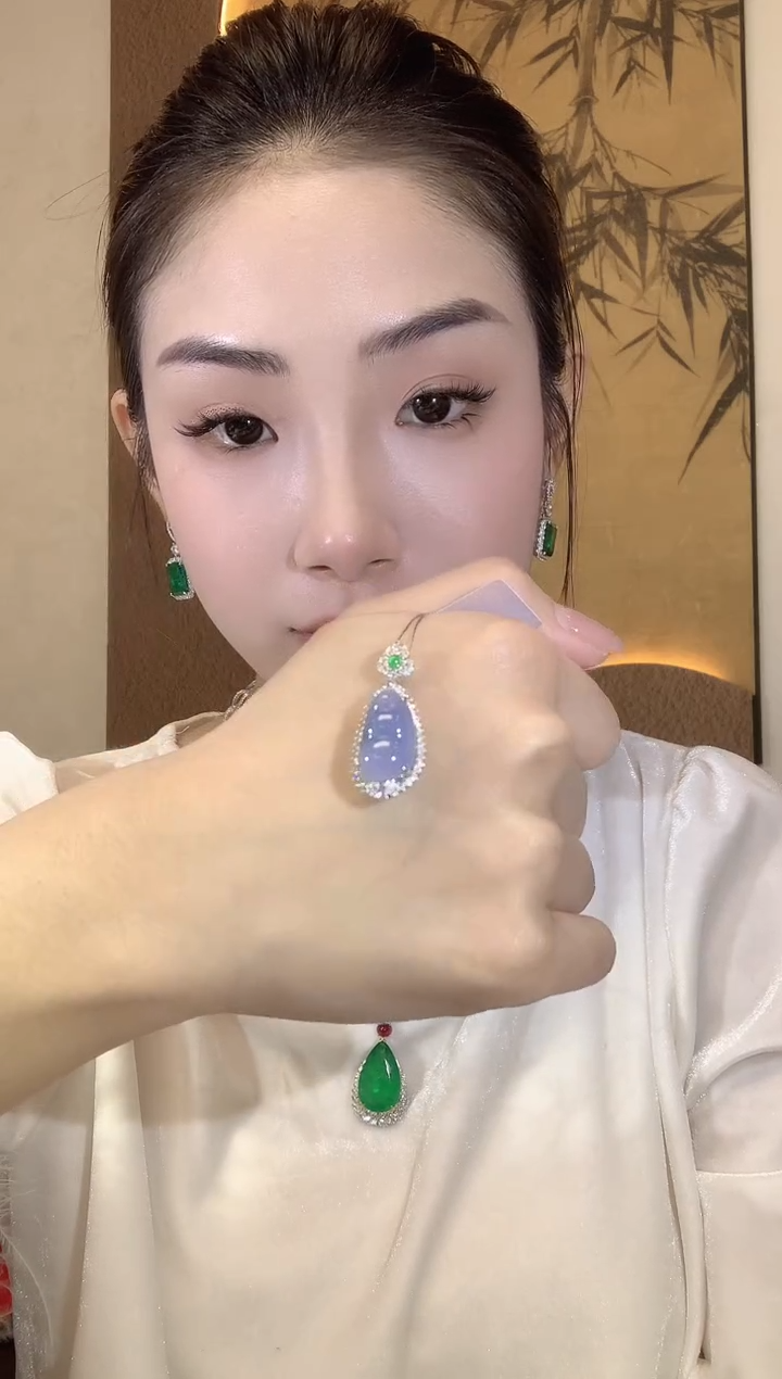 【闪购商品】翡翠吊坠(不含链)18K金镶嵌C24翡翠紫货有一定色差