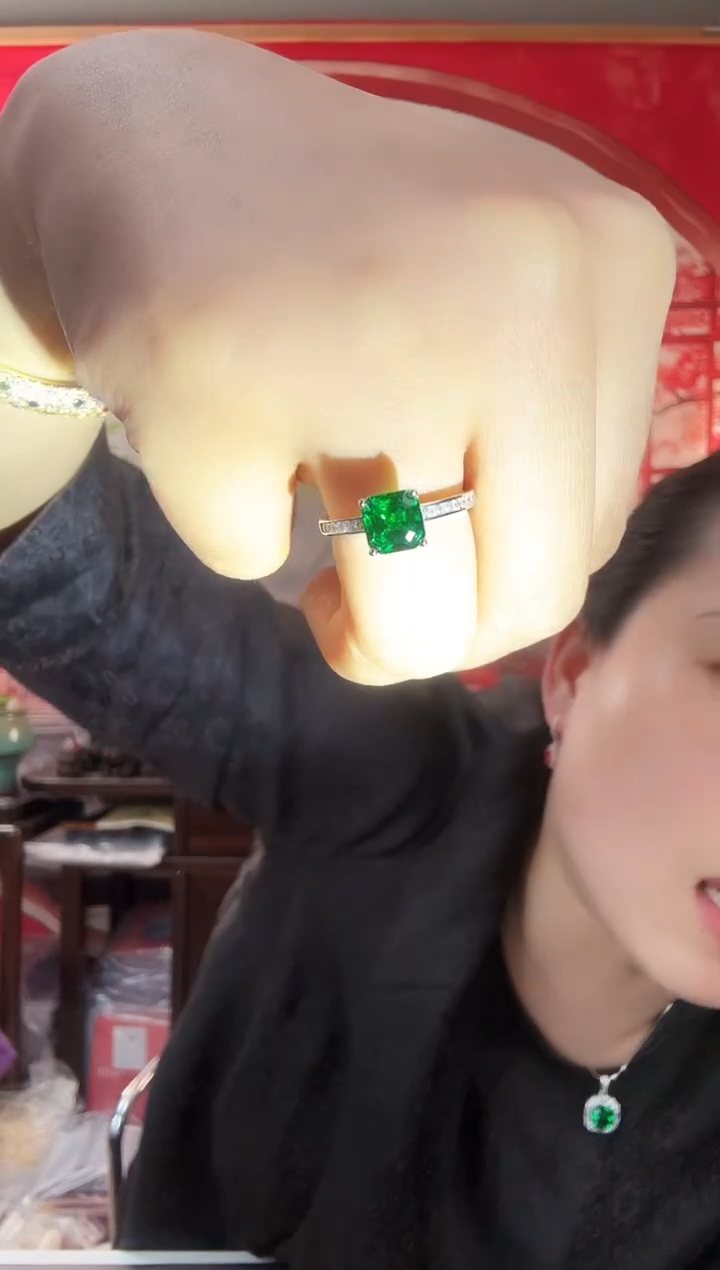 主播定制链接 绿色方形戒指2ct 定制圈口