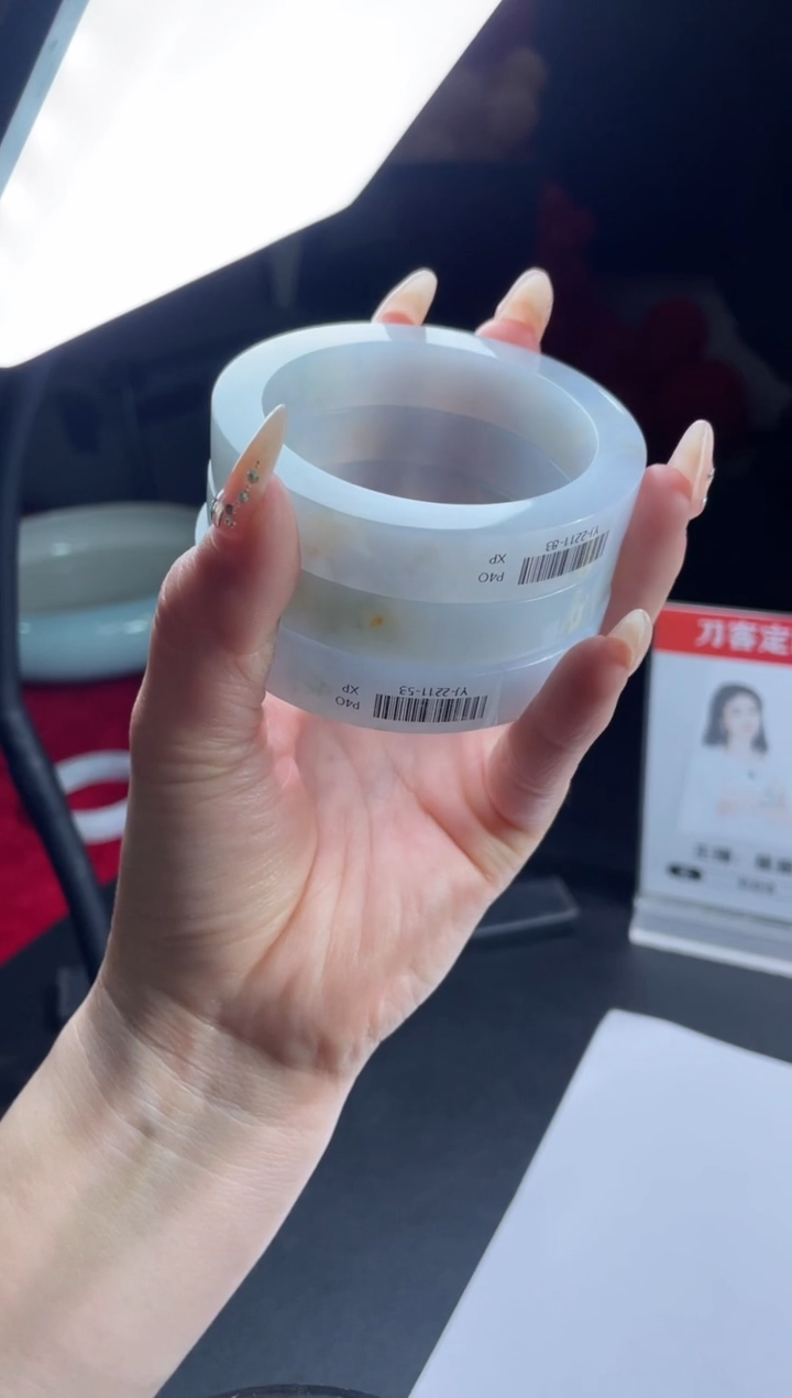 【闪购商品】定制翡翠手镯未镶嵌手镯DDH/发一件