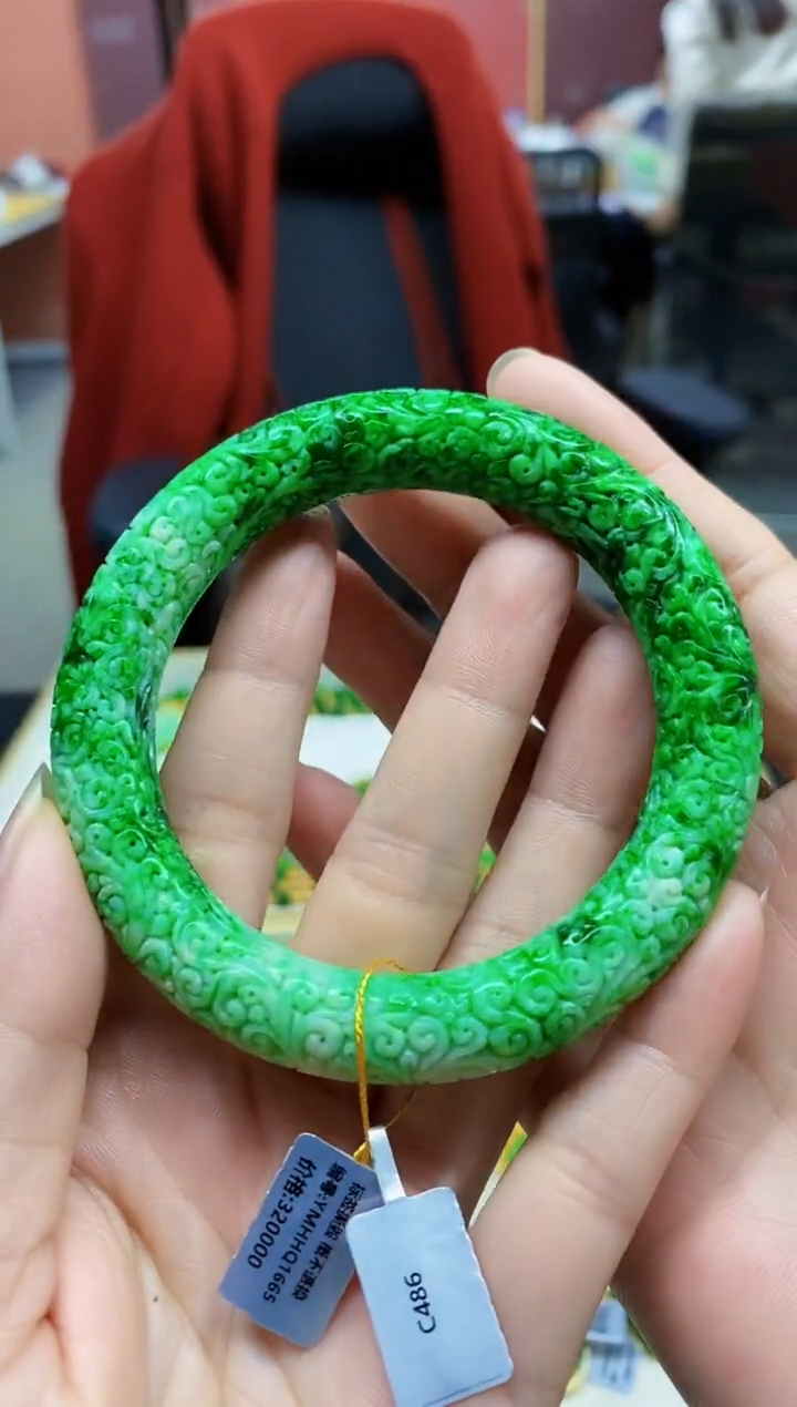 颈饰未镶嵌翡翠翡翠手镯58+