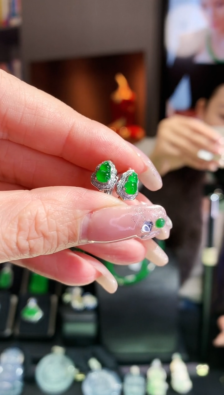 【闪购商品】翡翠耳饰18K金镶嵌耳饰