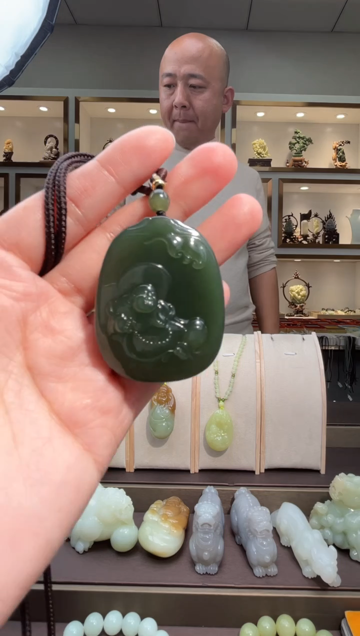 颈饰未镶嵌和田玉苏