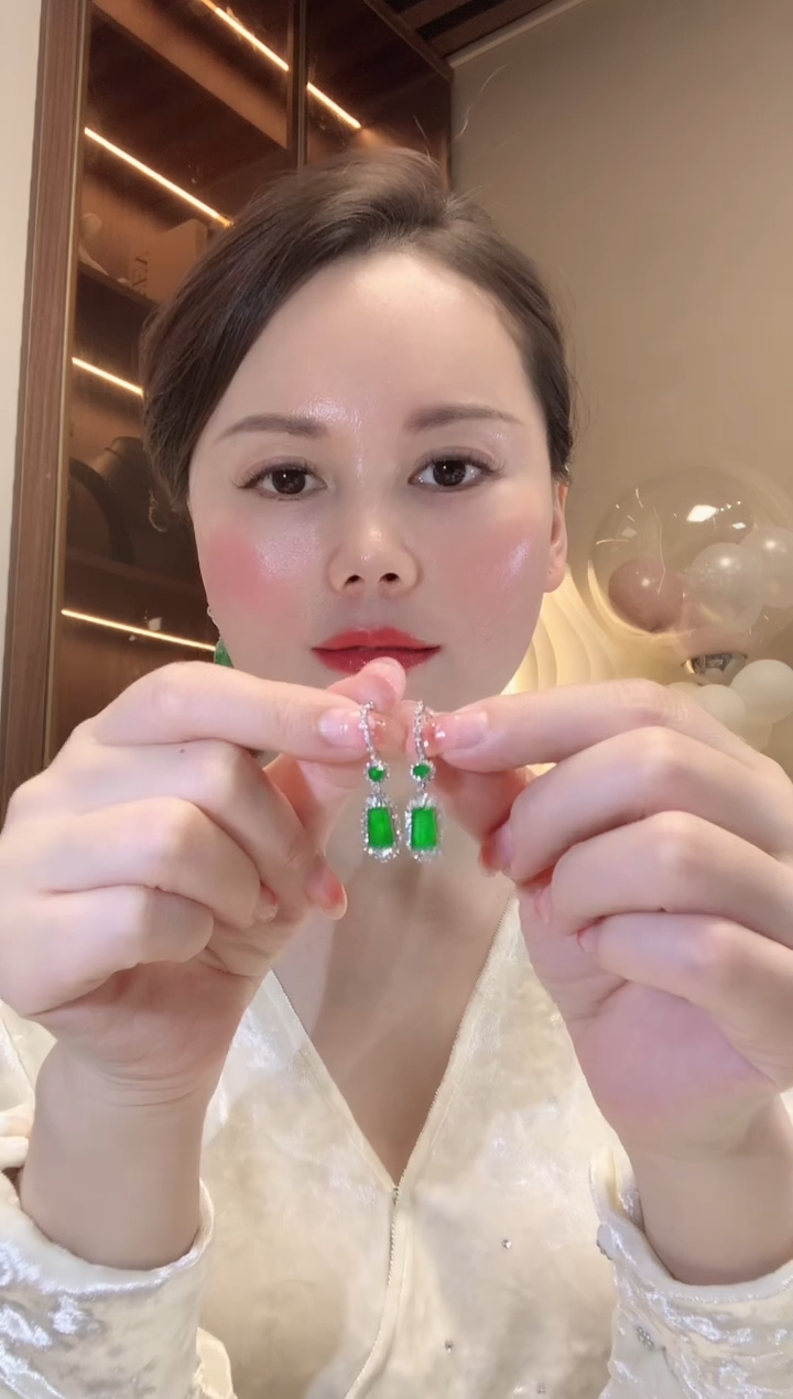 【闪购商品】翡翠耳饰18K金镶嵌A99 多样性发货一件