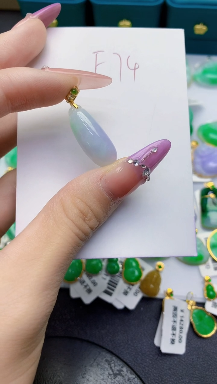 翡翠未镶嵌颈饰缅甸天然翡翠A货