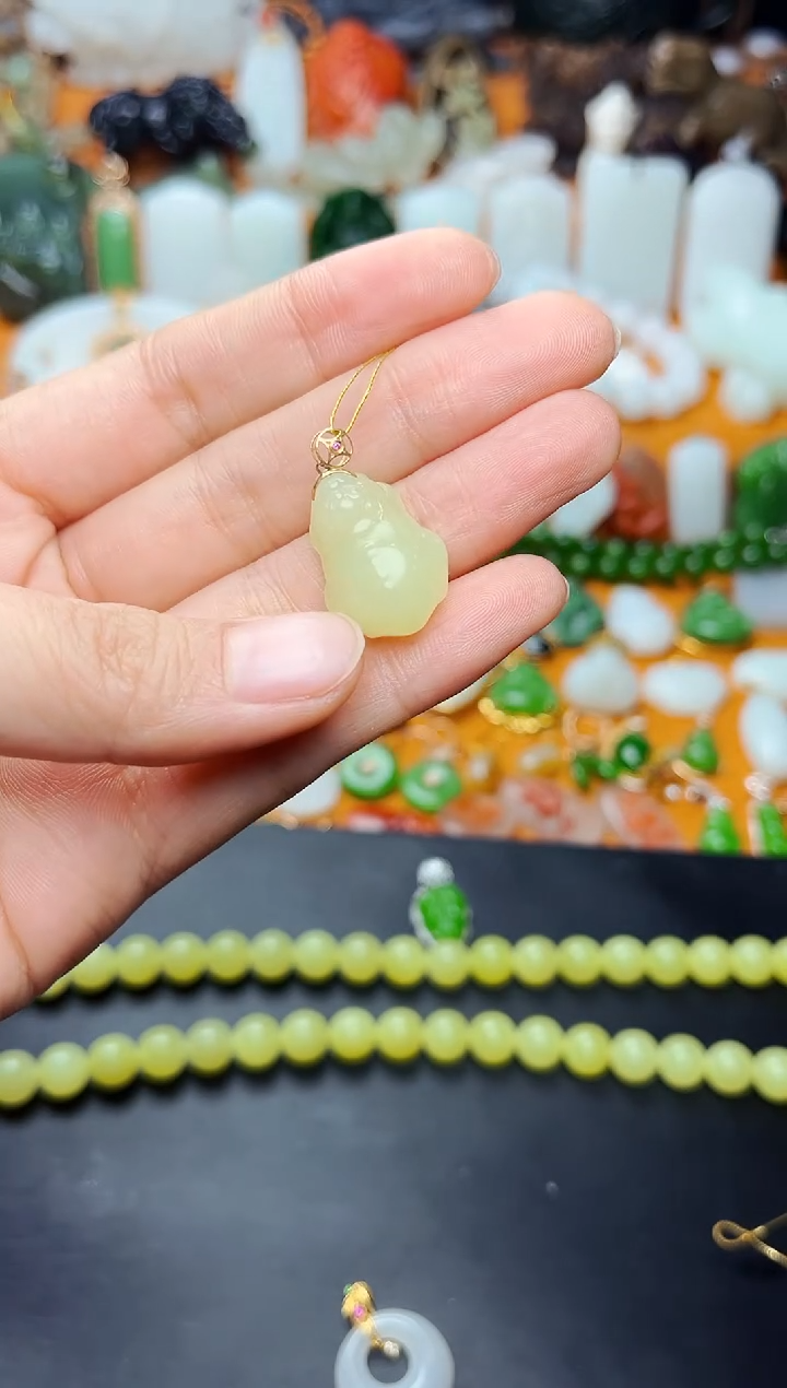 【闪购商品】和田玉颈饰18K金镶嵌貔貅