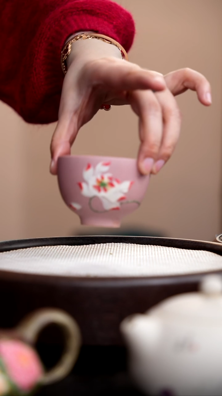 茶壶紫砂粉色小碗杯彩荷