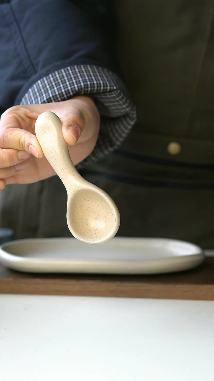 【闪购商品】陶瓷出英国大耳朵短柄勺@4-2@