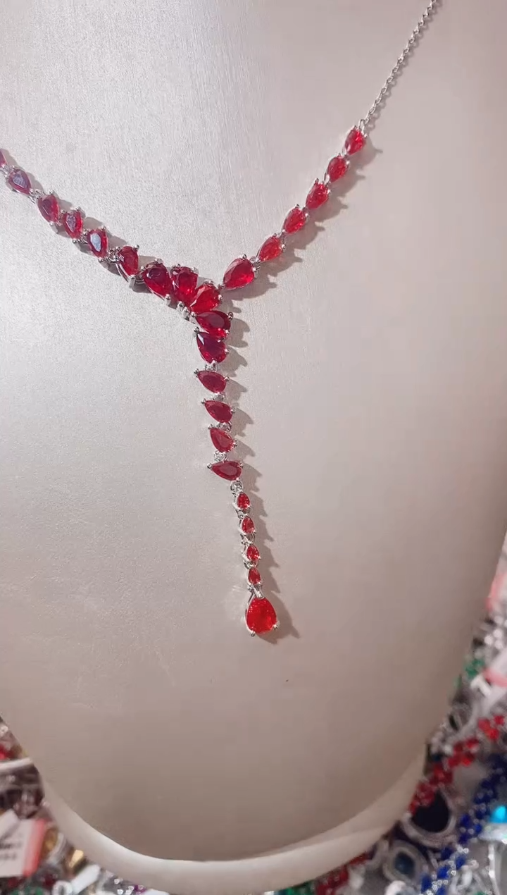 颈饰未镶嵌红宝石  