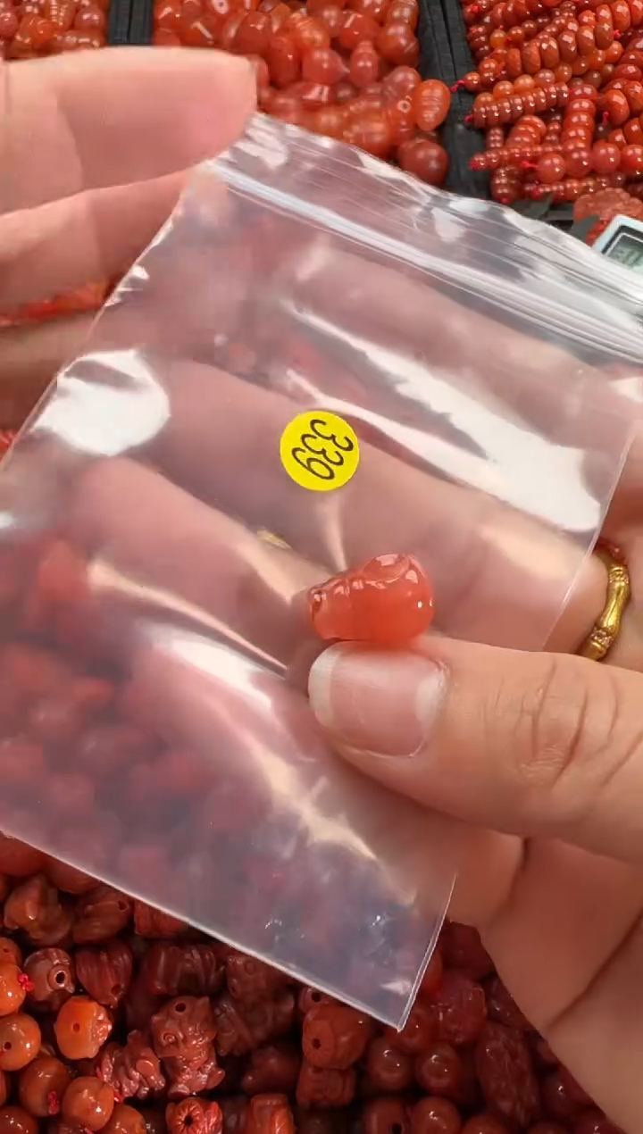 【闪购商品】南红玛瑙颈饰未镶嵌1