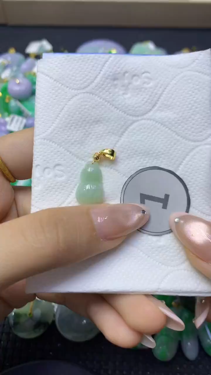 颈饰未镶嵌翡翠天然缅甸翡翠A货