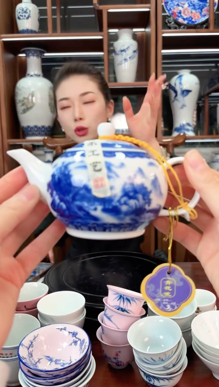 A25景德镇溪山泛舟壶一只