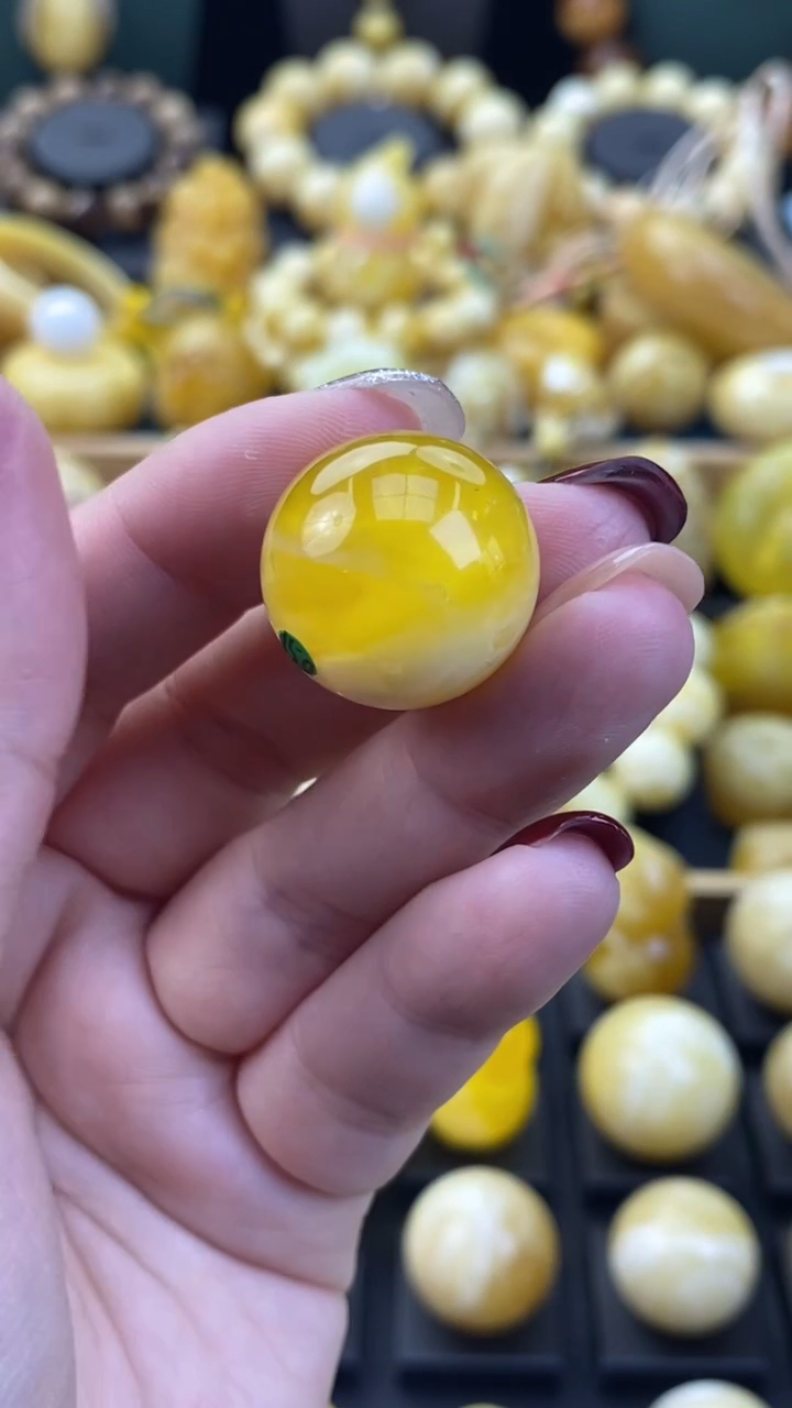 【闪购商品】琥珀裸石未镶嵌月.13