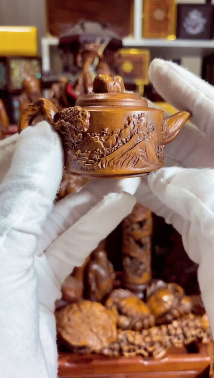 木小叶黄杨小件山水壶