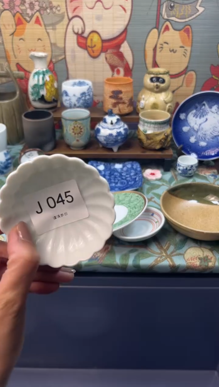 瓷片张*白     J045