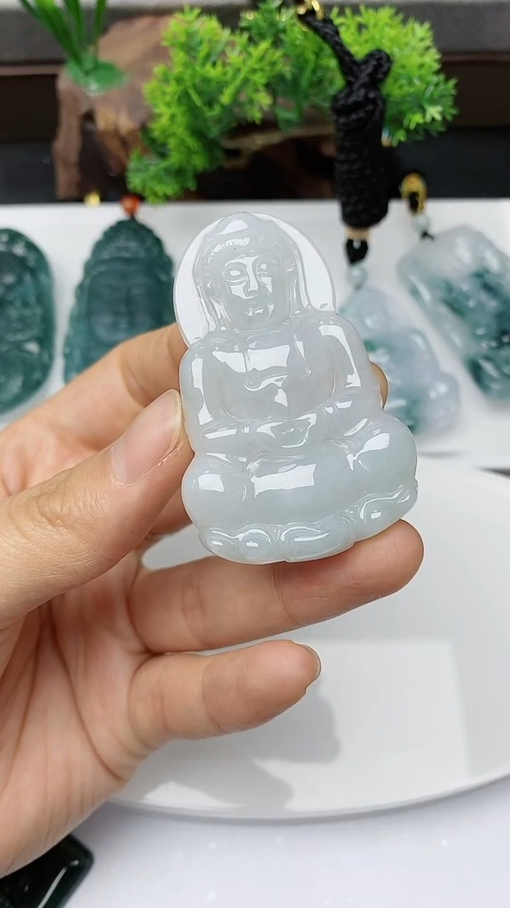 【闪购商品】翡翠颈饰未镶嵌        