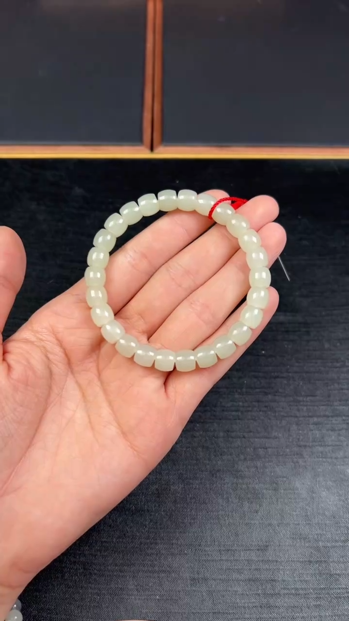 【闪购商品】和田玉手串未镶嵌于田微色差卡8直切