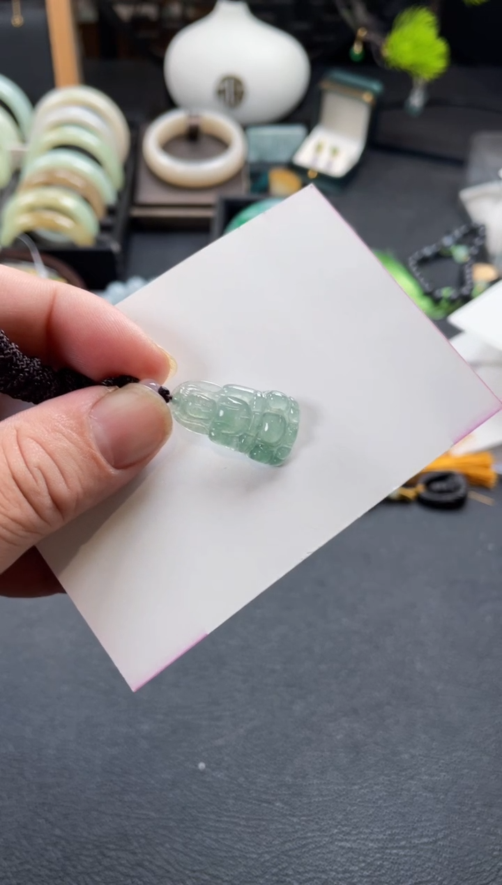 【闪购商品】翡翠颈饰未镶嵌吊坠