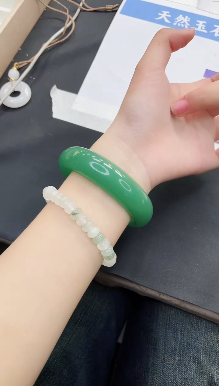 【闪购商品】石英质玉手镯未镶嵌D39-62+