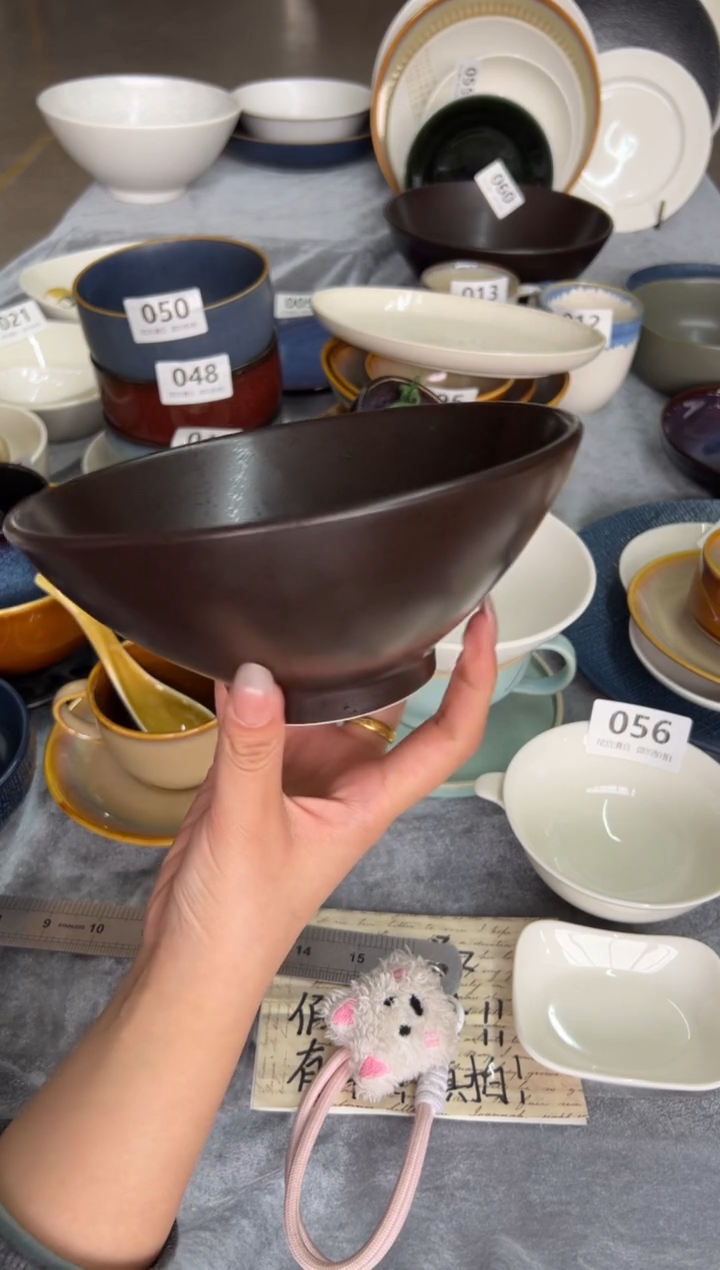 新骨瓷074瑕疵冰点棕 7寸斗笠碗