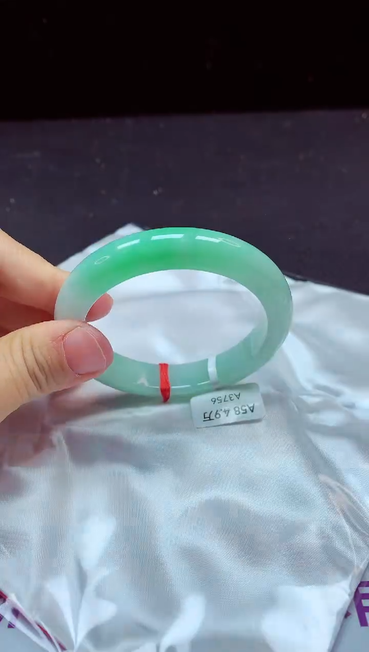 【闪购商品】翡翠手镯未镶嵌镯子58+